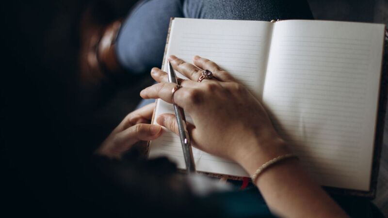 čitelný pro klienty